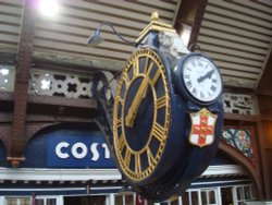 York Station Clock Wallpaper