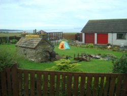 Tiny house near John o' Groats Wallpaper