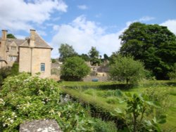 Snowshill Manor June 2008 Wallpaper
