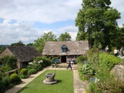 Snowshill Manor June 2008 Wallpaper
