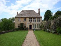 Snowshill Manor June 2008 Wallpaper