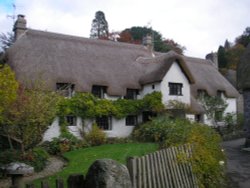 Thatched cottage Devon Wallpaper