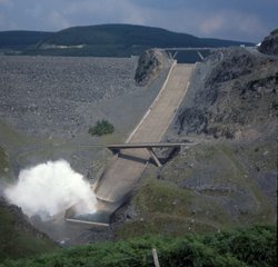 Llyn Brianne Dam Wallpaper
