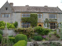 Lytes Cary Manor, June 2009 Wallpaper