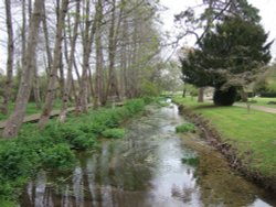 The River Piddle at Athelhampton House Wallpaper