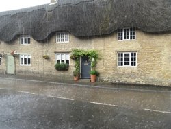 Podington on a wet day Wallpaper
