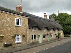 Podington on a wet day Wallpaper