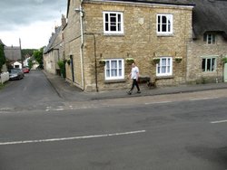 Podington on a wet day Wallpaper