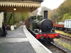 Llwyfan Cerrig Station on The Gwili Railway, near Bronwydd Arms. Wallpaper