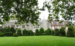 Hall Place Wallpaper