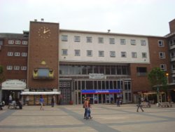 Broadgate House Wallpaper