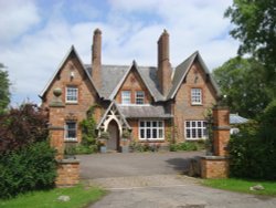 The farmhouse in Ambion Lane, Sutton Cheney Wallpaper