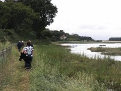 A Sunday stroll at Iken Wallpaper