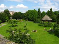 Parade Gardens Wallpaper