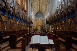 Winchester Cathedral view to high altar Wallpaper