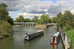 Day's Lock, Little Wittenham Wallpaper