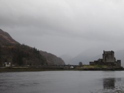 Eilean Donan Castle and arched bridge Wallpaper