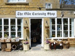 The Olde Curiosity Shop, Bourton on the Water Wallpaper