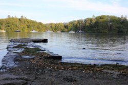 Stone Jetty and Belle Isle Wallpaper