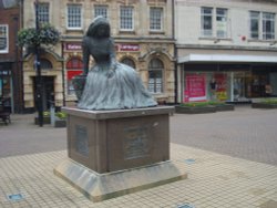 The statue of George Eliot Wallpaper