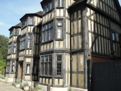 Shrewsbury Wallpaper