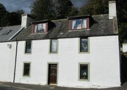 Brae House Wallpaper