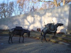 Park Lane, the Animals in War Memorial Wallpaper
