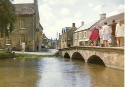 Bourton-on-the-Water Wallpaper