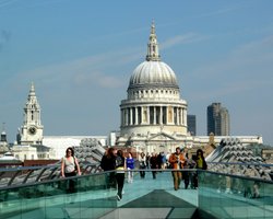 Exterior of Saint Pauls Cathedral Wallpaper