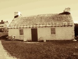 Manx cottage, Cregneash Wallpaper