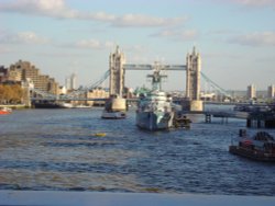 The Thames from London Bridge Wallpaper