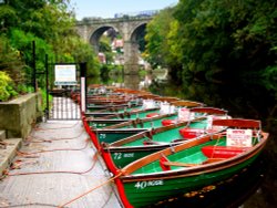Boats for hire near Knaresborough viaduct Wallpaper