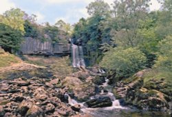 Thorton Force Waterfall. Wallpaper