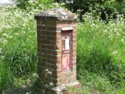 VR Postbox near Clippesby Wallpaper