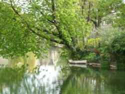 The River Welland in Stamford Wallpaper
