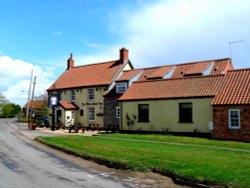 Dry Doddington Public House Wallpaper