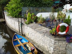 Riverside garden, Christchurch Wallpaper