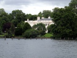 Regents Park, London Wallpaper