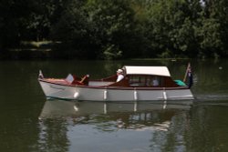 Classic Motor Launch on the Thames at Caversham Wallpaper