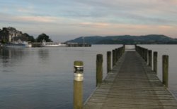 Wateredge pier Wallpaper