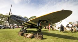 Spifire 2 East Park Wallpaper