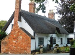 17th Century Thatched Cottage, Dunchurch Wallpaper