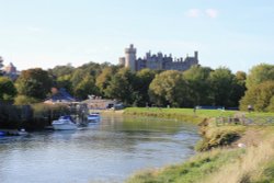 Arundel Castle view. Wallpaper