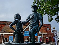 The Mudlarks Memorial Wallpaper