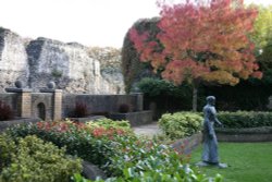 The Frink Statue near the Abbey Ruins, Reading Wallpaper