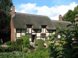 Anne Hathaway's Cottage Wallpaper