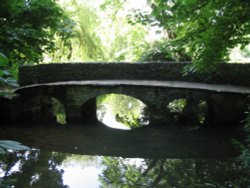 Castle Combe - Roman Bridge - June, 2003 Wallpaper