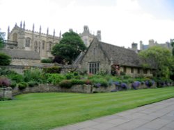 Oxford - Christ Church (1) - June 2003 Wallpaper