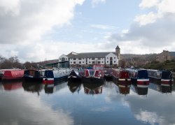 Apperley Bridge Canal Boats Wallpaper