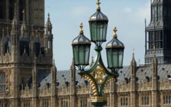 Bridge Lamps of Westminster Wallpaper